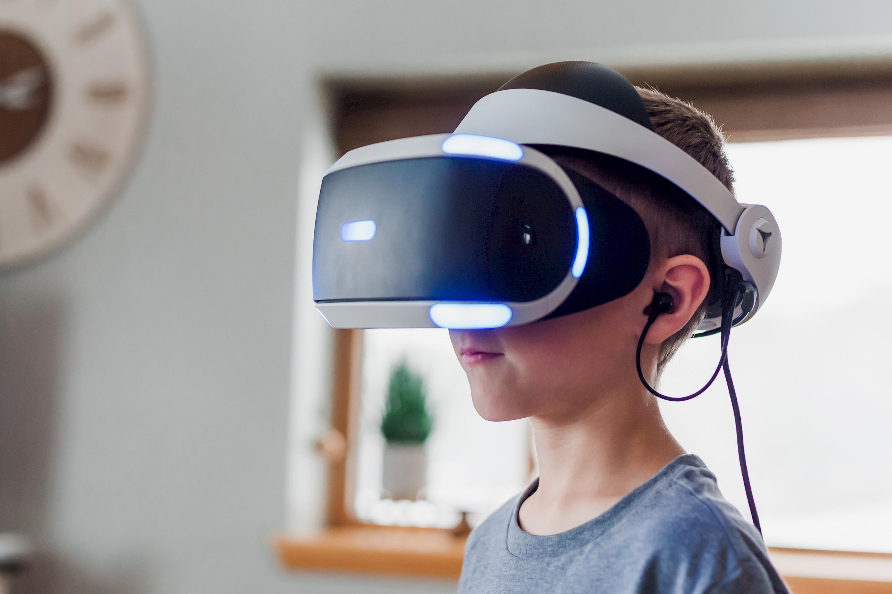 A kid with virtual reality glasses
